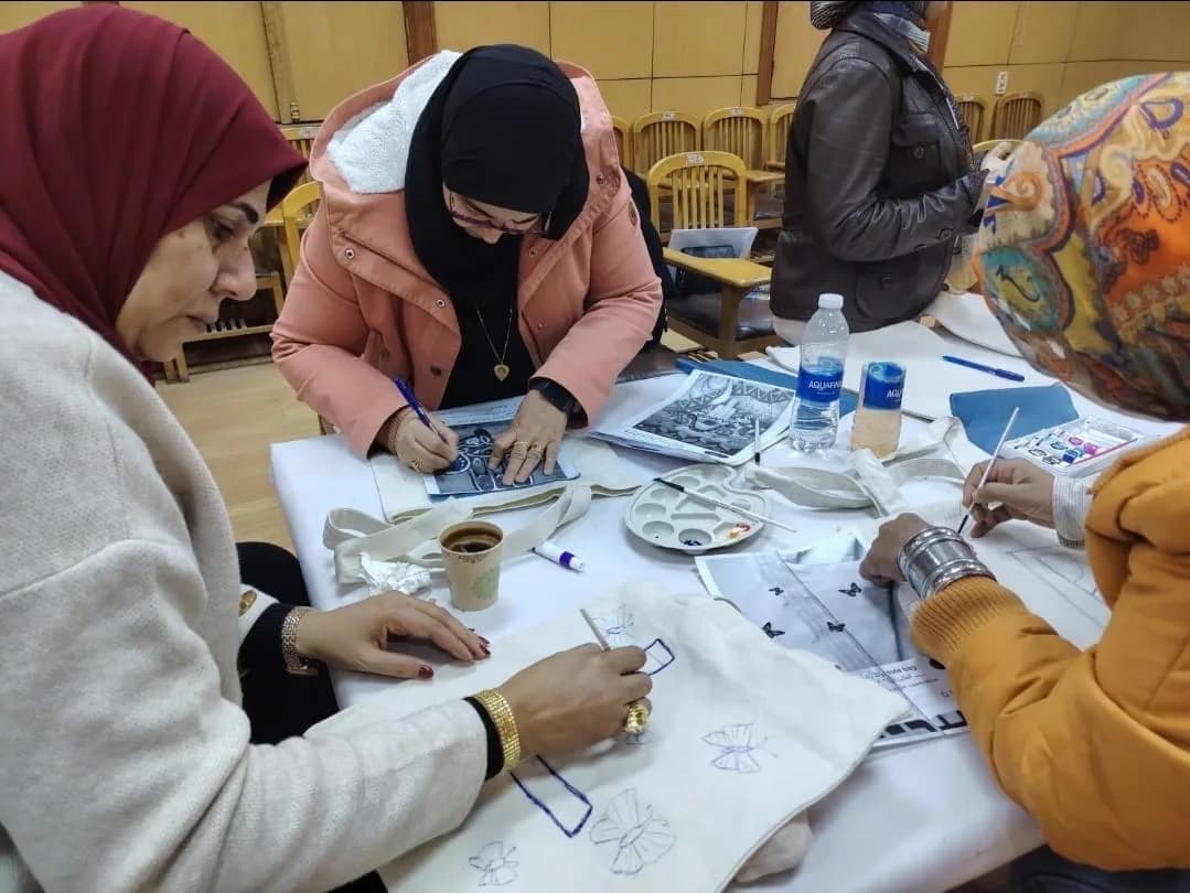 مشاركات في ورشة صناعة الشنط بالكانفا التي نظمتها الجالية اليمنية في القاهرة
