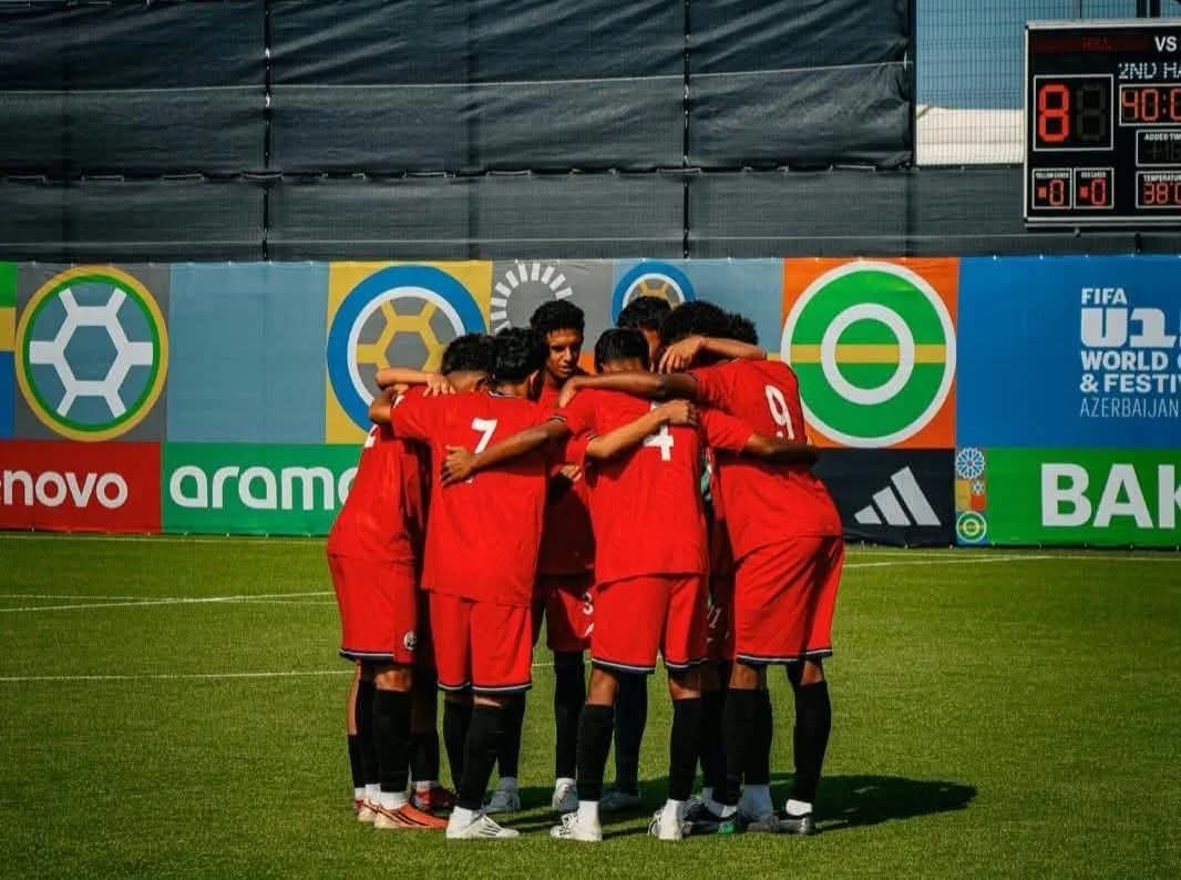 لاعبو منتخب اليمن تحت 15 سنة في مهرجان كأس العالم للمواهب بباكو