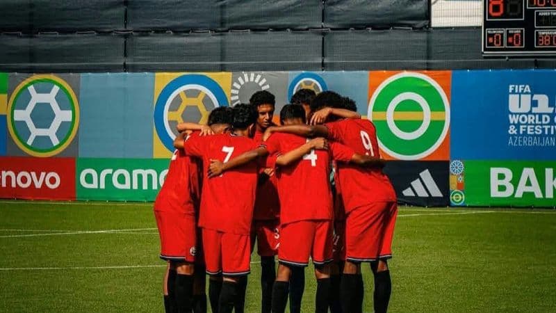لاعبو منتخب اليمن تحت 15 سنة في مهرجان كأس العالم للمواهب بباكو