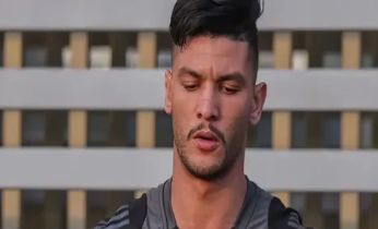 إصابة مدافع الاهلى تبعده عن الملاعب لمدة شهر على الاقل