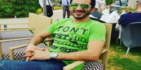 أحمد حلمي يعتذر عن واقعة الملحن مصطفى جاد خلال عرض مسرحية “بني آدم”