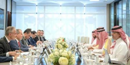 الخريّف يبحث تعزيز التعاون التعديني مع جمهورية البيرو