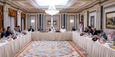القيادات الإسلامية البريطانية تلتقى الأمين العام لرابطة العالم الإسلامى فى المدينة المنورة