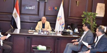 محافظ الأقصر يتابع أحدث مستجدات منظومة التقنين