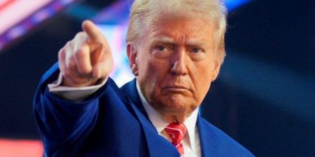 الرئيس الأمريكي يهدد بفرض عقوبات على أي دولة تشتري النفط من إيران