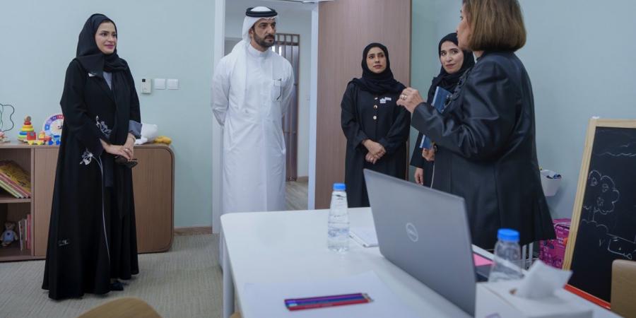 سلطان بن أحمد القاسمي يزور "كنف" بيت الطفل في الشارقة