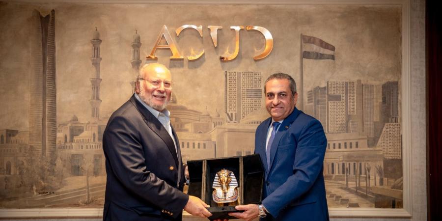 الملك أحمد فؤاد يزور العاصمة الإدارية ويشيد بالمشروع القومي