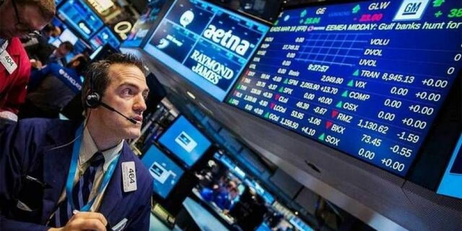 "داو جونز" يفقد أكثر 100 نقطة بعد انكماش الاقتصاد الأمريكي