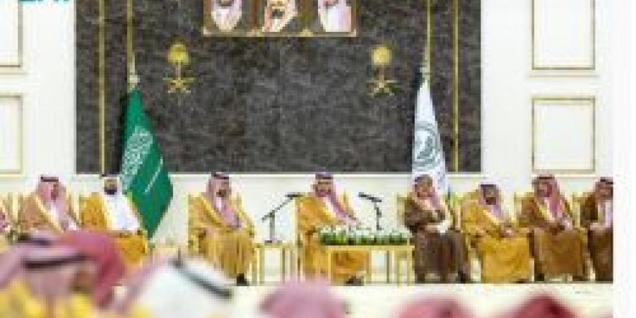 أمير منطقة الجوف يلتقي أهالي محافظة طبرجل