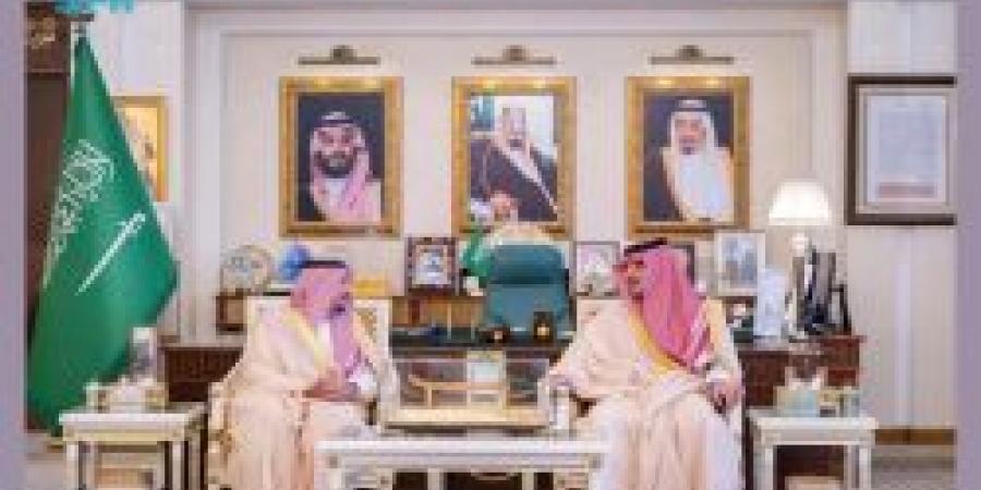 الأمير عبدالعزيز بن سعود يلتقي أمير منطقة القصيم