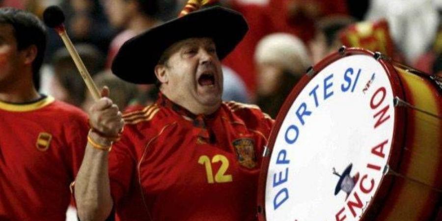 الموت يغيب أشهر مشجعي المونديال ومنتخب إسبانيا