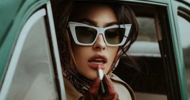 محتارة ومش عارفة تختارى.. اعرفى لون أحمر الشفاه المناسب لبشرتك – صدى الخليج
