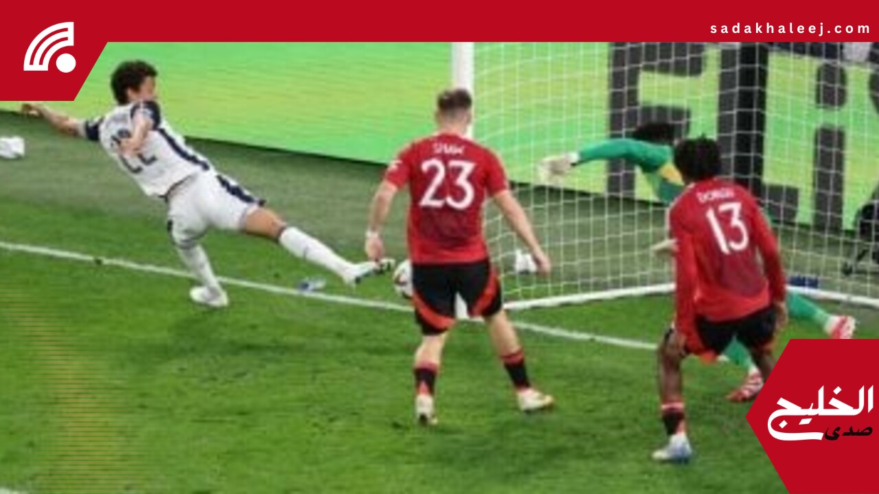 توتنهام ضد مان يونايتد.. السبيرز يتفوق بهدف فى الشوط الأول بنهائي يوروباليج – صدى الخليج