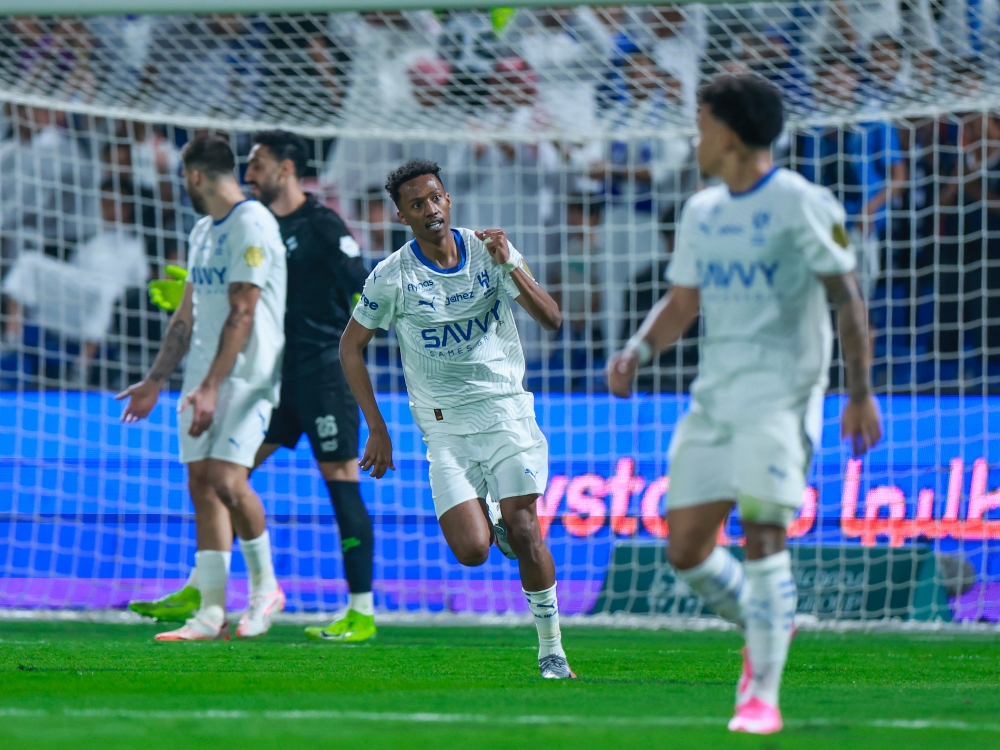 الهلال يقلب الطاولة على الفتح برباعية في دوري روشن