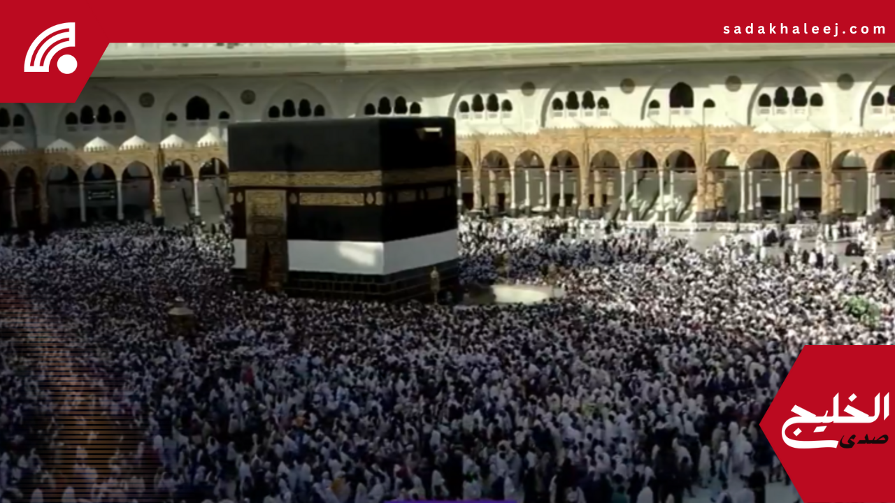 كثافة كبيرة في أول ذي الحجة بالحرم المكي وسط انسيابية الحركة ودقة التنظيم
