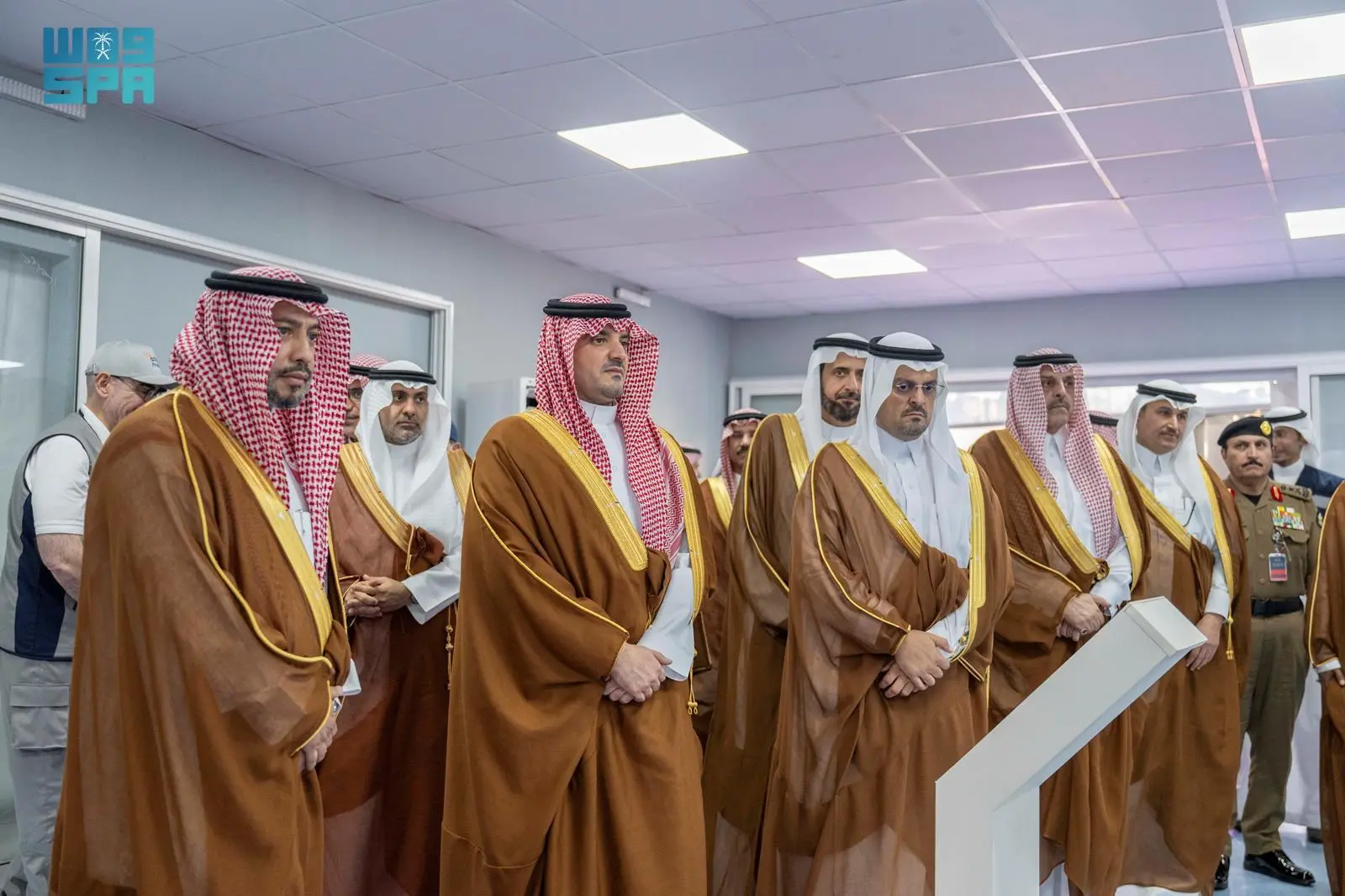 عبدالعزيز بن سعود يدشن المستشفى الميداني التابع لـ الخدمات الطبية في مشعر عرفات