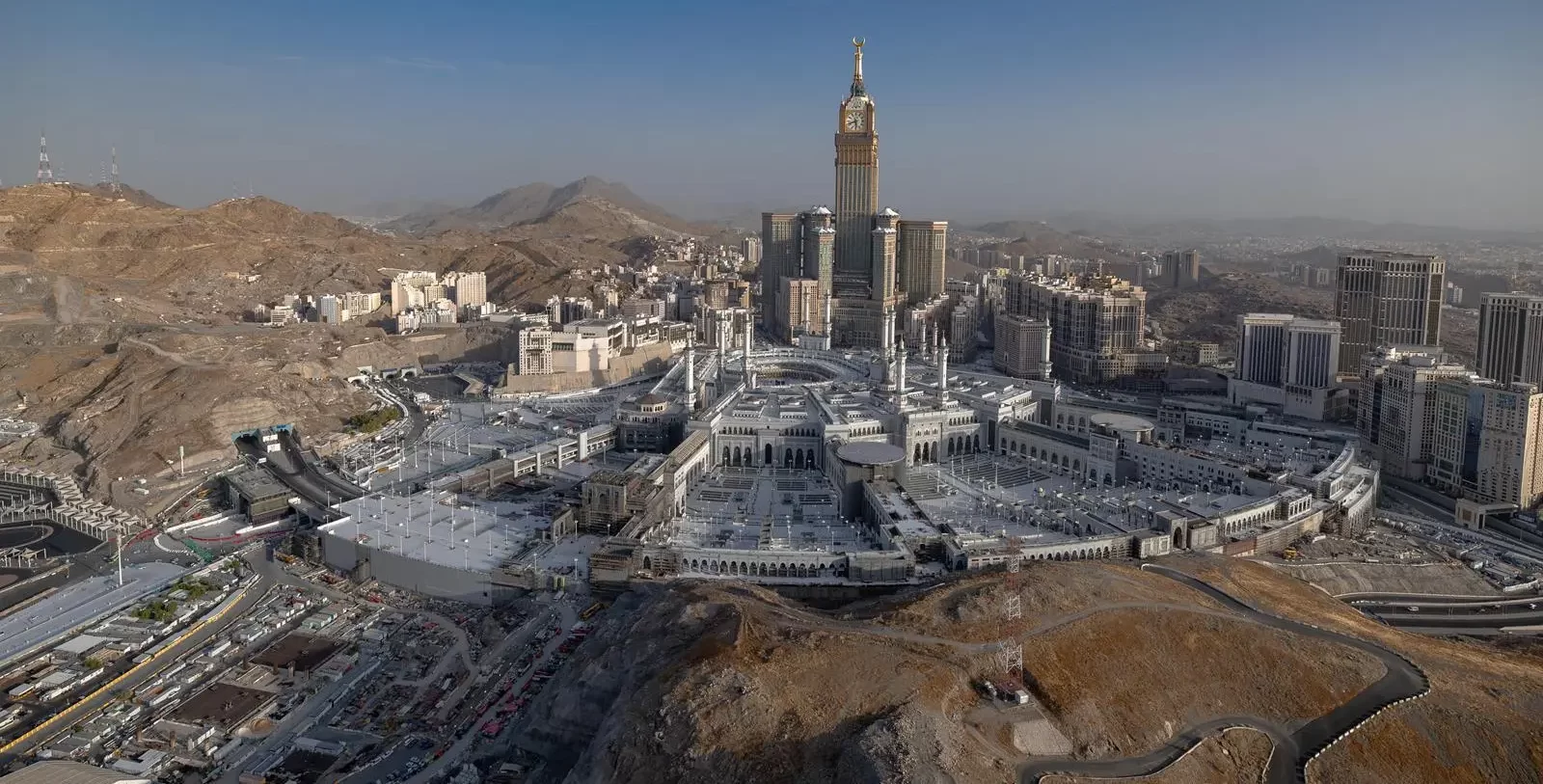 نجاح أول تجربة لنقل الأدوية عبر طائرات درونز في المشاعر