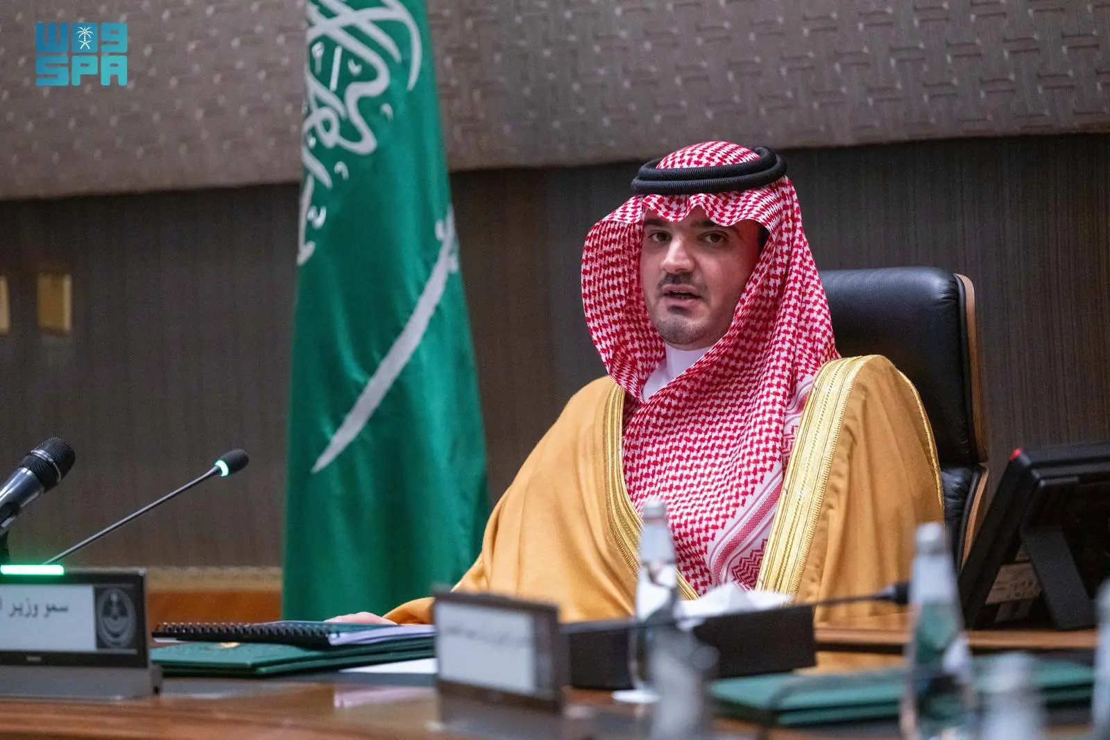 عبدالعزيز بن سعود يلتقي القيادات الأمنية والعسكرية للقطاعات المشاركة في مهمة الحج