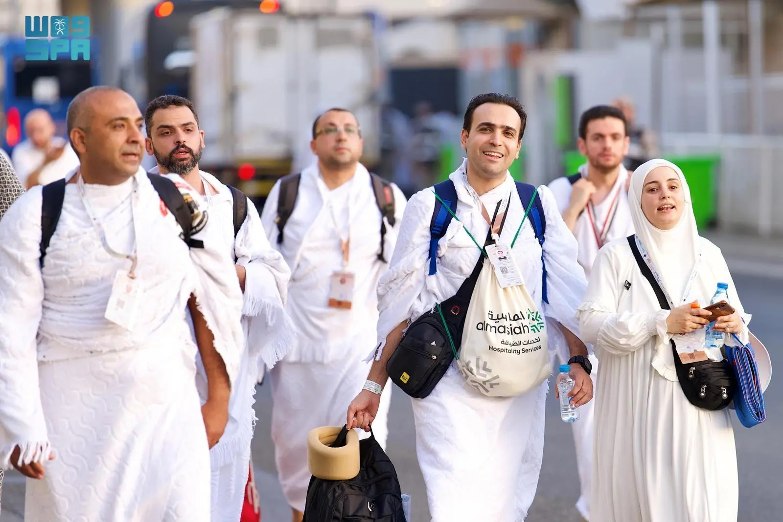 حُجِّاج بيت الله الحرام يتوافدون إلى مشعر منى لقضاء يوم التروية