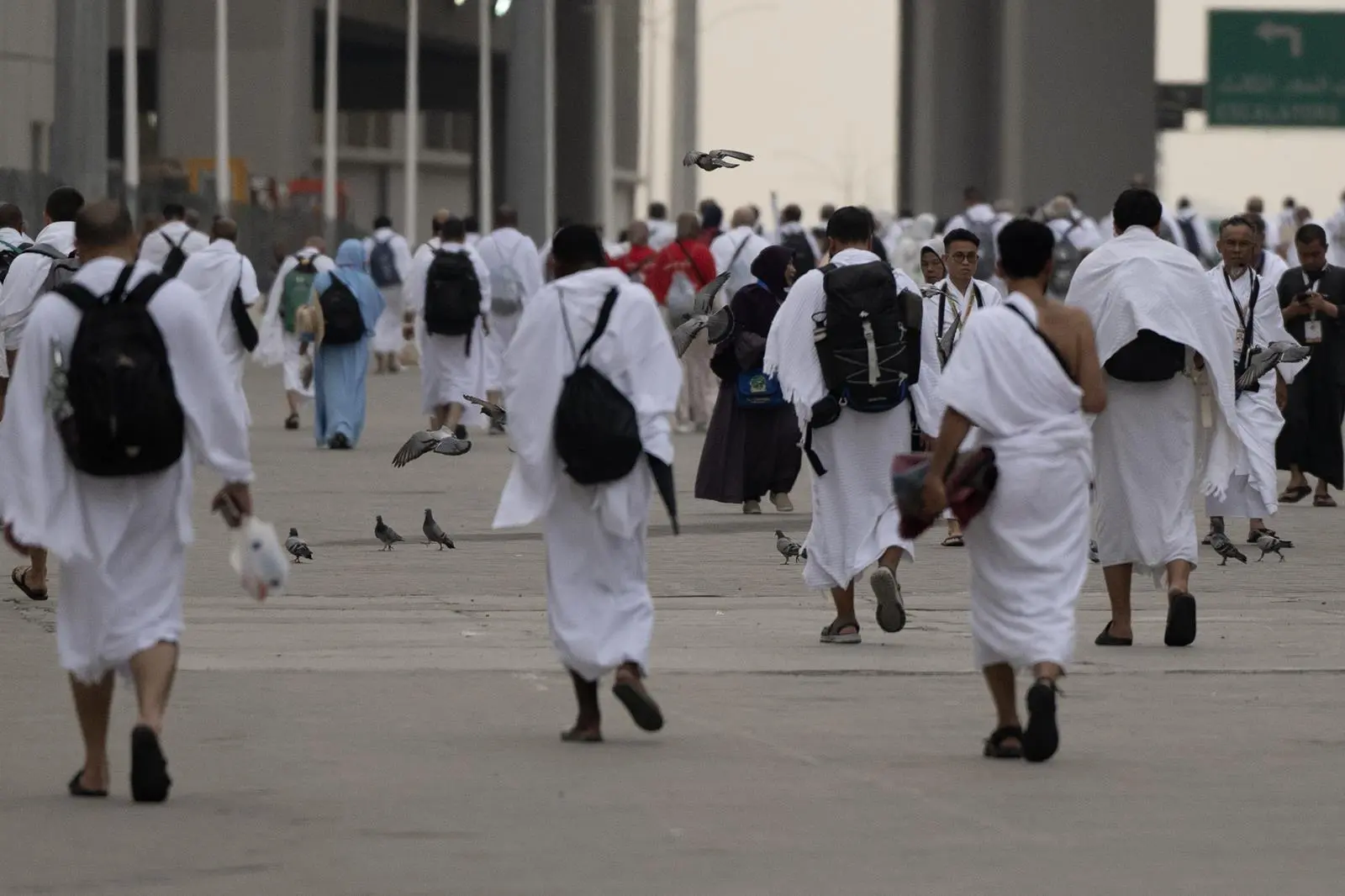 جهود الأمن في الحج.. الذكاء الاصطناعي والطائرات بدون طيار للتغطية الميدانية وضبط المخالفين