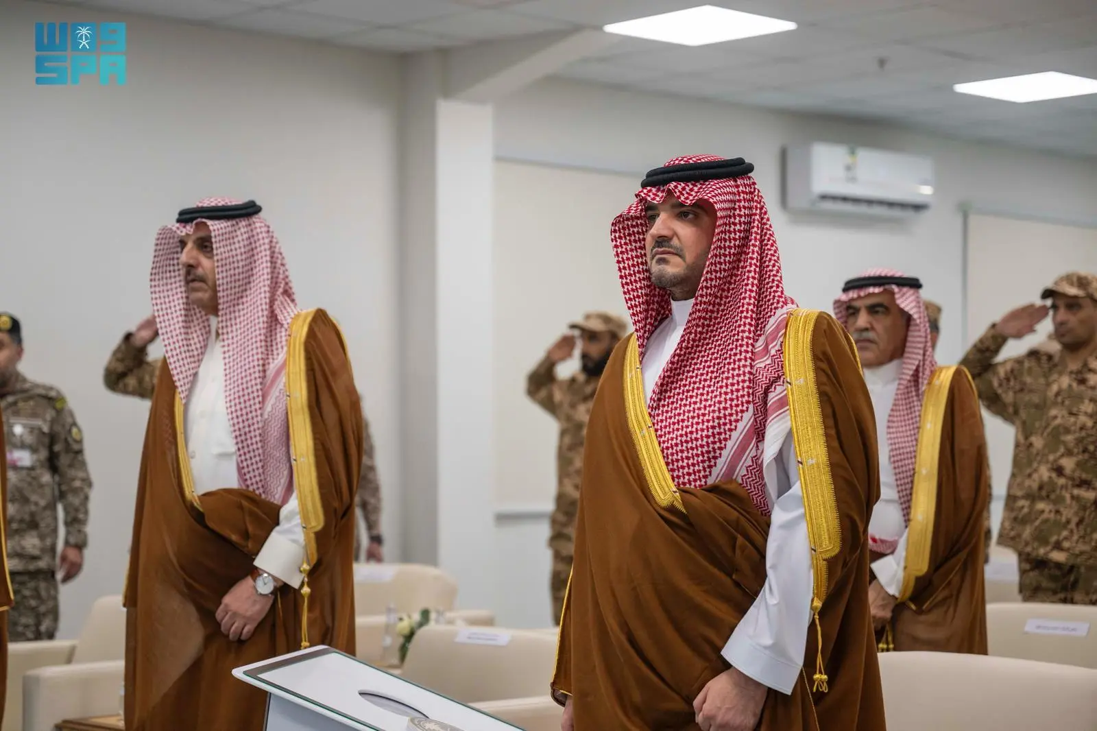 عبدالعزيز بن سعود يفتتح مقر القيادة العامة لمهام الحج والعمرة في مشعر مزدلفة